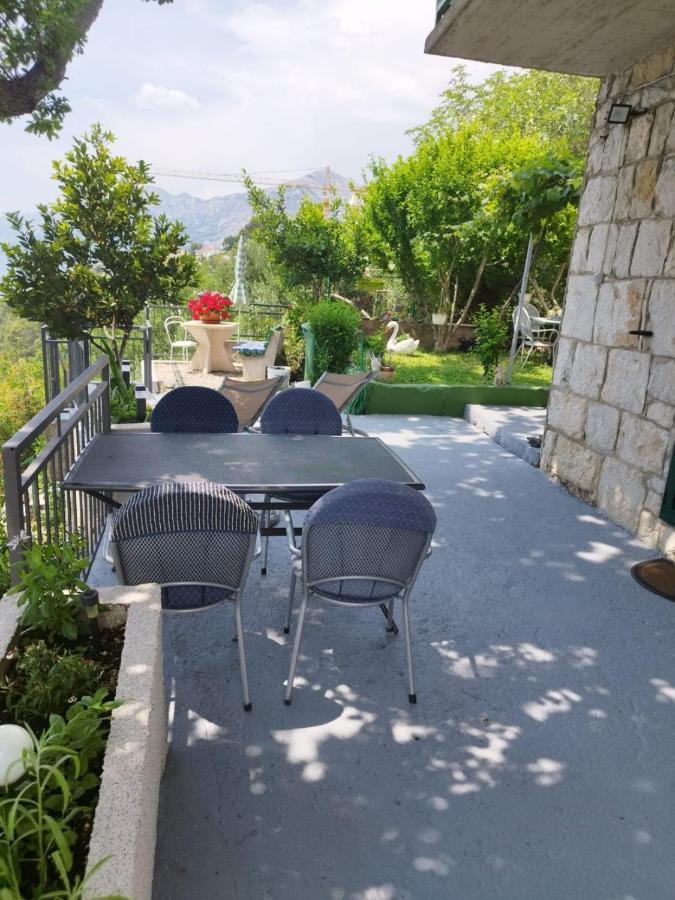 Apartments Mare - 150 M From Beach Brela Bagian luar foto
