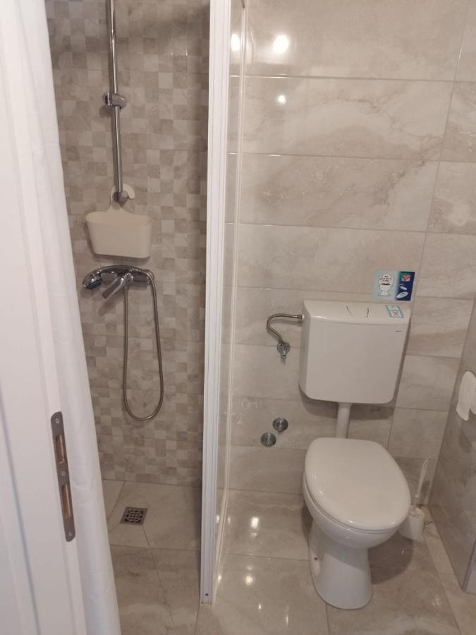 Apartments Mare - 150 M From Beach Brela Bagian luar foto
