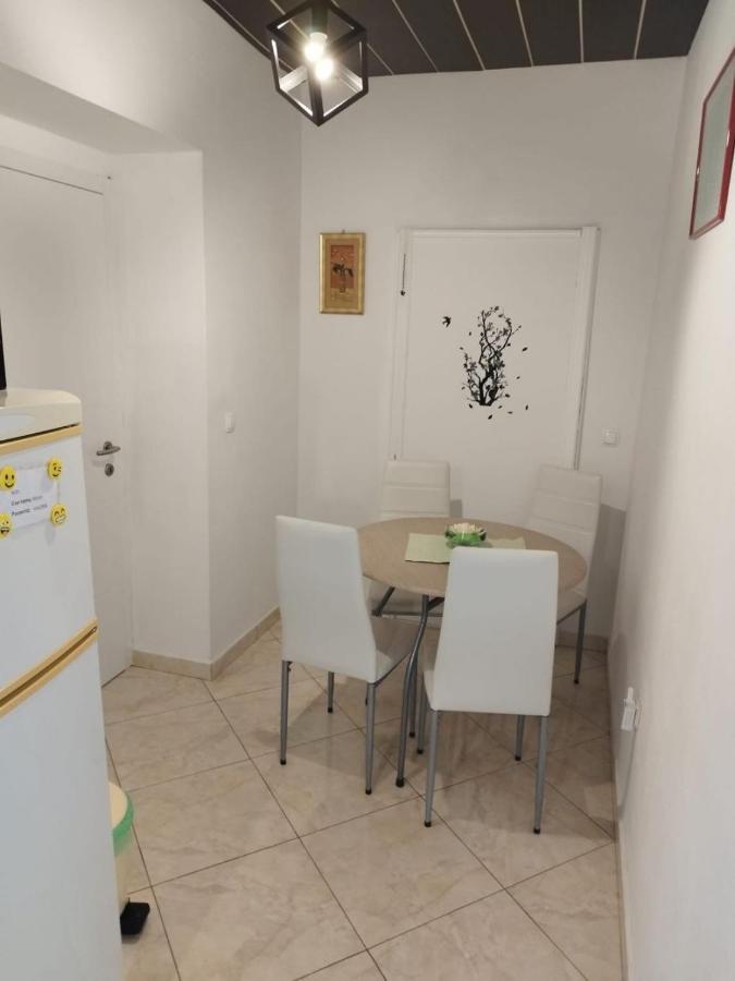 Apartments Mare - 150 M From Beach Brela Bagian luar foto