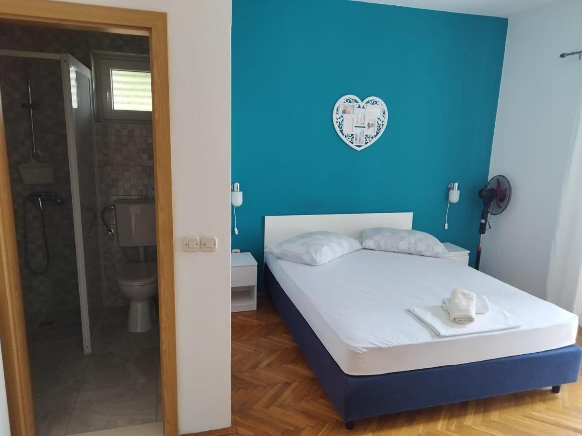 Apartments Mare - 150 M From Beach Brela Bagian luar foto