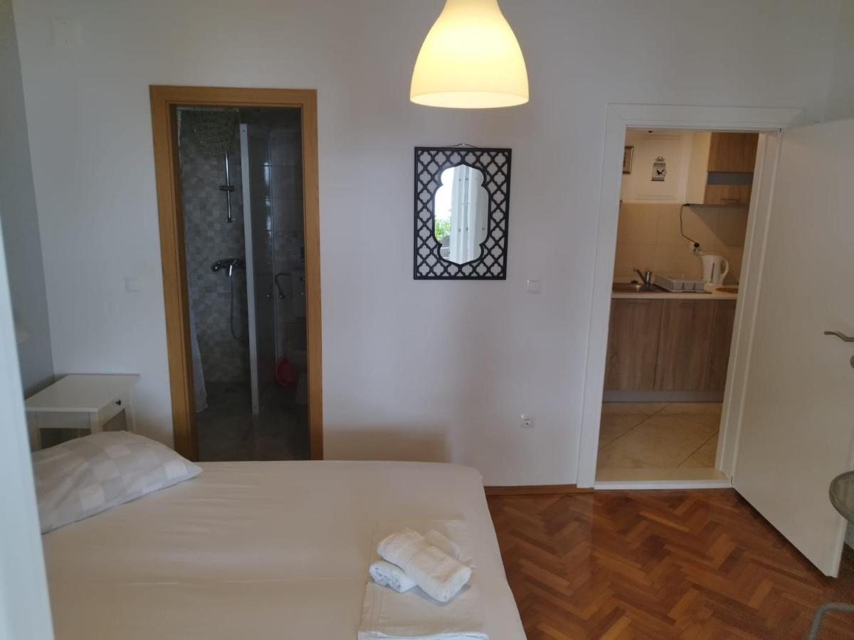 Apartments Mare - 150 M From Beach Brela Bagian luar foto