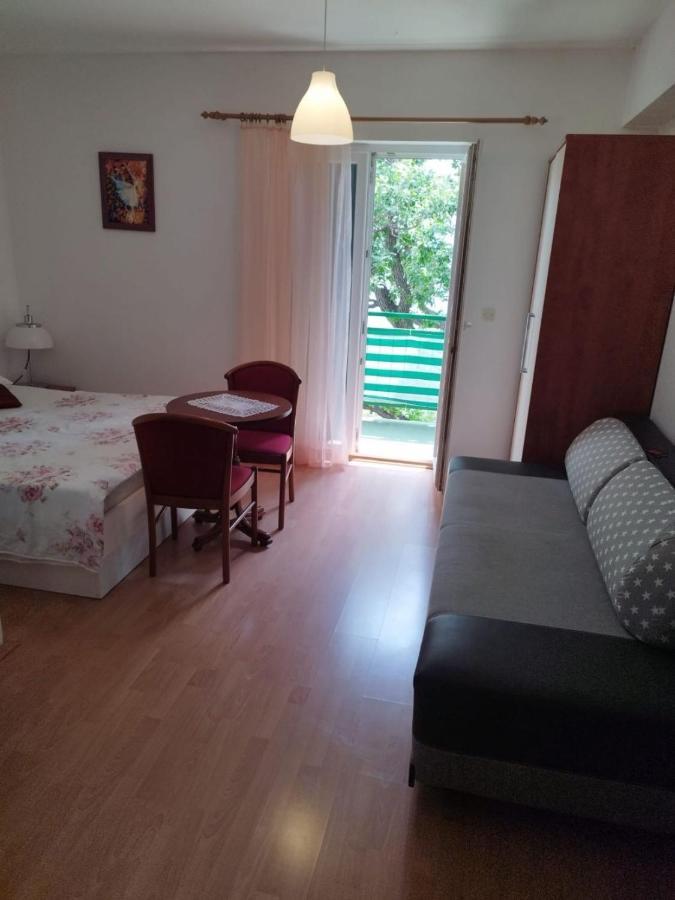 Apartments Mare - 150 M From Beach Brela Bagian luar foto