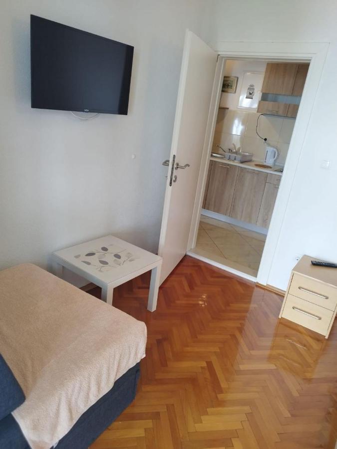 Apartments Mare - 150 M From Beach Brela Bagian luar foto