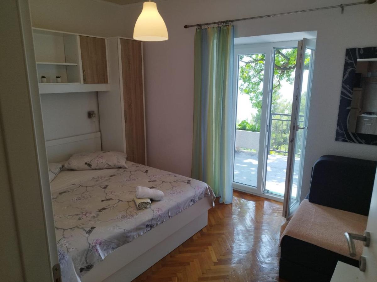 Apartments Mare - 150 M From Beach Brela Bagian luar foto